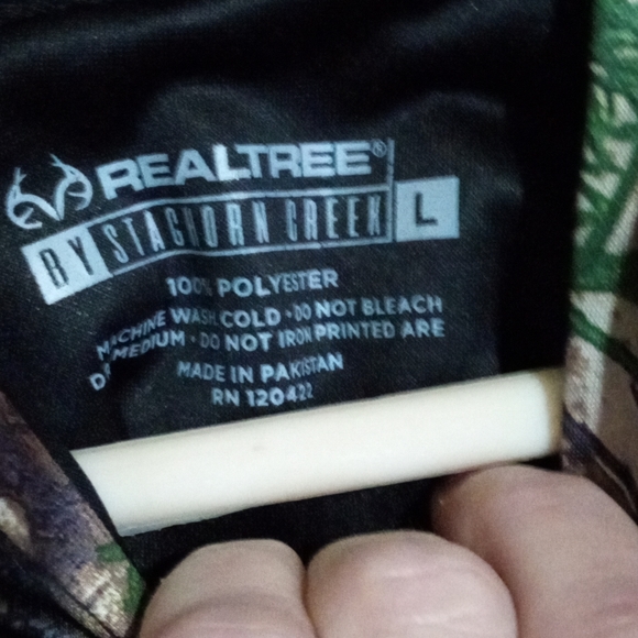 Realtree hoodie - Picture 2 of 3